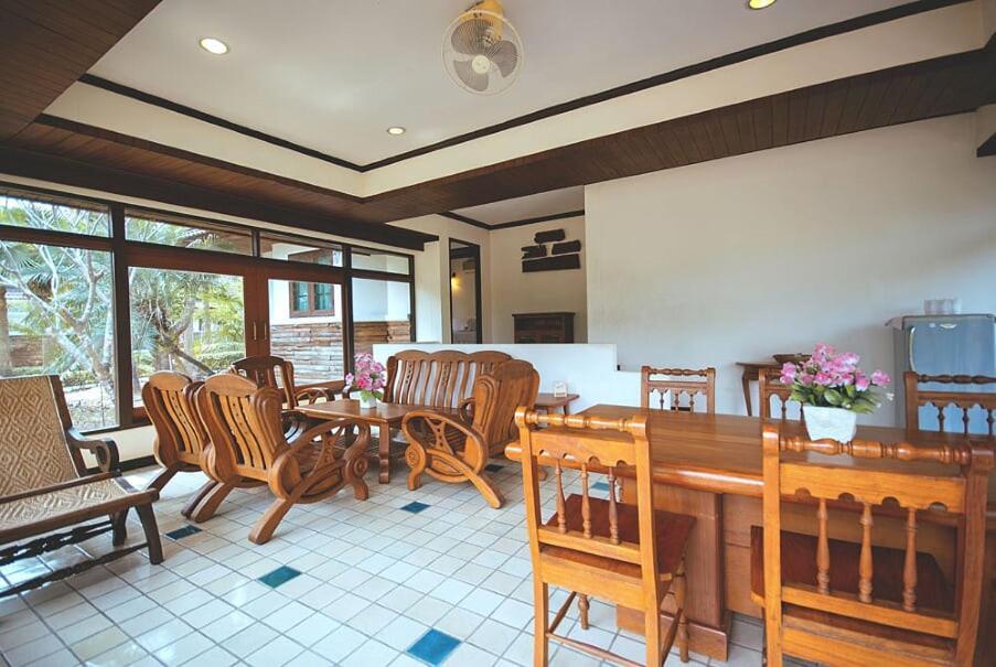 Tak Andaman Resort & Hotel Exterior foto