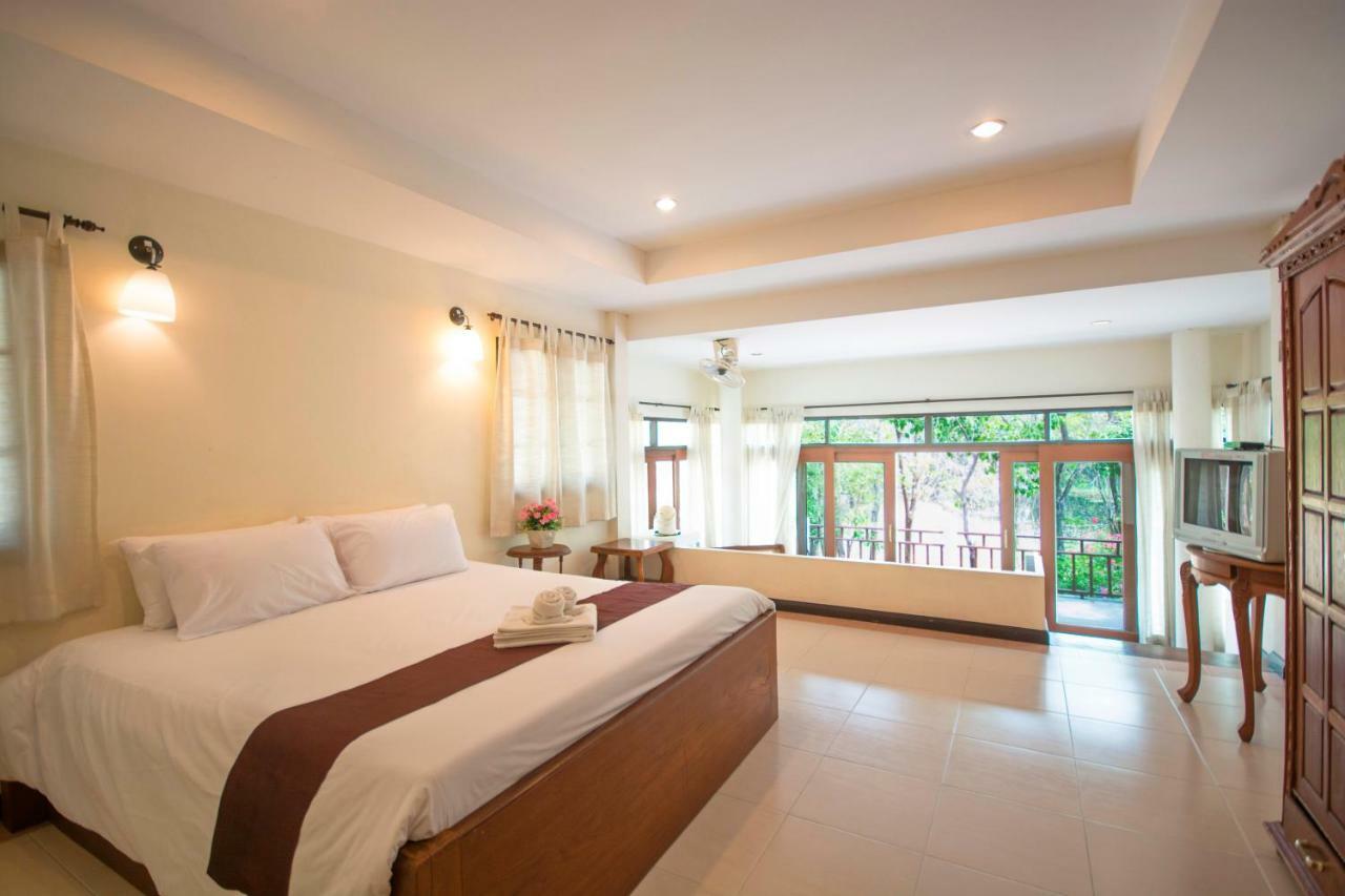 Tak Andaman Resort & Hotel Exterior foto